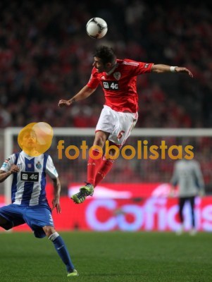 Javi Garcia a Lucho Gonzalez