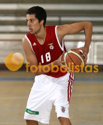 Oliveirense-Benfica