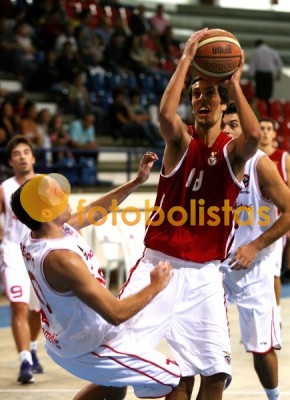 Oliveirense-Benfica