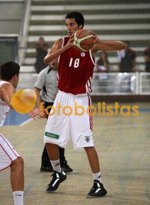 Oliveirense-Benfica
