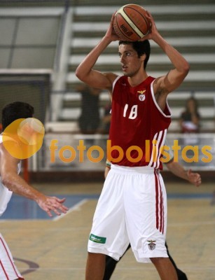 Oliveirense-Benfica