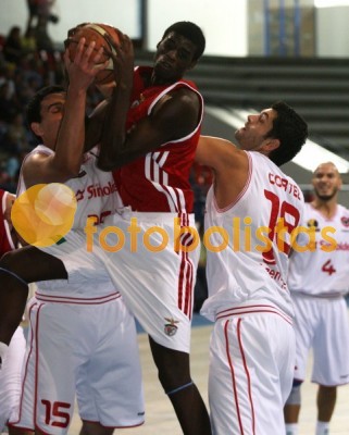 Oliveirense-Benfica