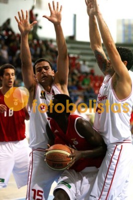 Oliveirense-Benfica