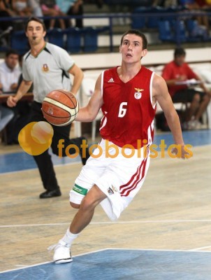 Oliveirense-Benfica